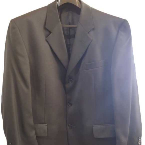 Men's Suit- Alexandre London. 44 Regular. - Picture 1 of 4